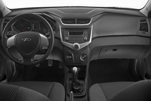 Interior do Chery Celer nacional