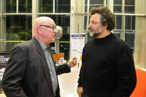 Juarez Fonseca e Marcelo Delacroix acompanharam a programação do encontro nacional "Acorde Brasileiro", no Teatro Dante Barone. (Foto: Livia Stumpf/Especial)