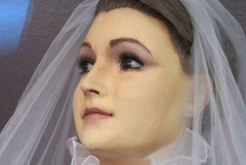 "La Pascualita" é a cópia perfeita de Pascuala Esparza, morta de forma trágica no dia de seu casamento ao ser picada por uma aranha venenosa (Foto: Reprodução)