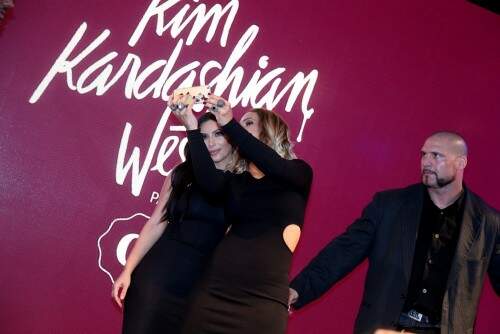 A cantora funkeira (D) posou em uma selfie com a socialite (Foto: Dilson Silva/Ag. News)