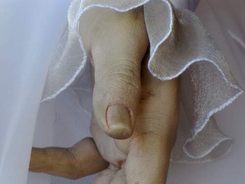 Mãos da boneca impressionam pela realidade (Foto: Reprodução) 