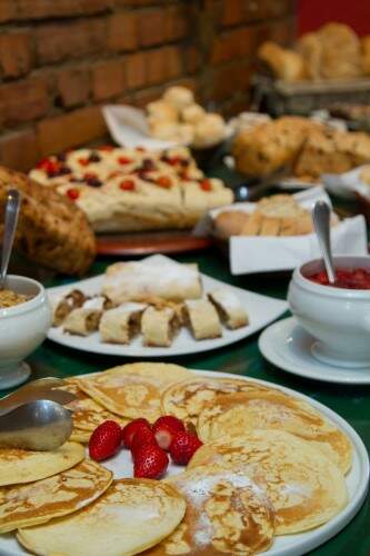 Menu tem mais de 30 opções, entre frutas, sobremesas, tábuas de frios e pratos quentes. Foto: Divulgação