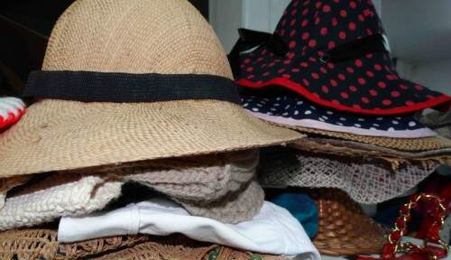 Acessórios e roupas estarão à venda no sábado (30) no Berechó Beneficente promovido pelo Instituto do Câncer Infantil, em Porto Alegre. Foto: Divulgação