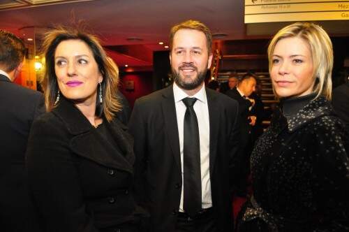 Aline Moura, Max Araújo e Luciane Zorzo estiveram presentes no Teatro Boubon Country e aplaudiram a premiação das 37 empresas que mereceram destaque no cenário gaúcho de exportações. Foto: Livia Stumpf/Especial