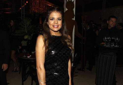Nívea Stelmann apostou no "pretinho básico" para o evento (Foto: Celso Tavares/EGO)