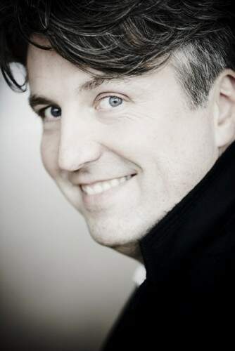 Mestro Henrik Schaefer. (Foto: Marco Borggreve/Divulgação)