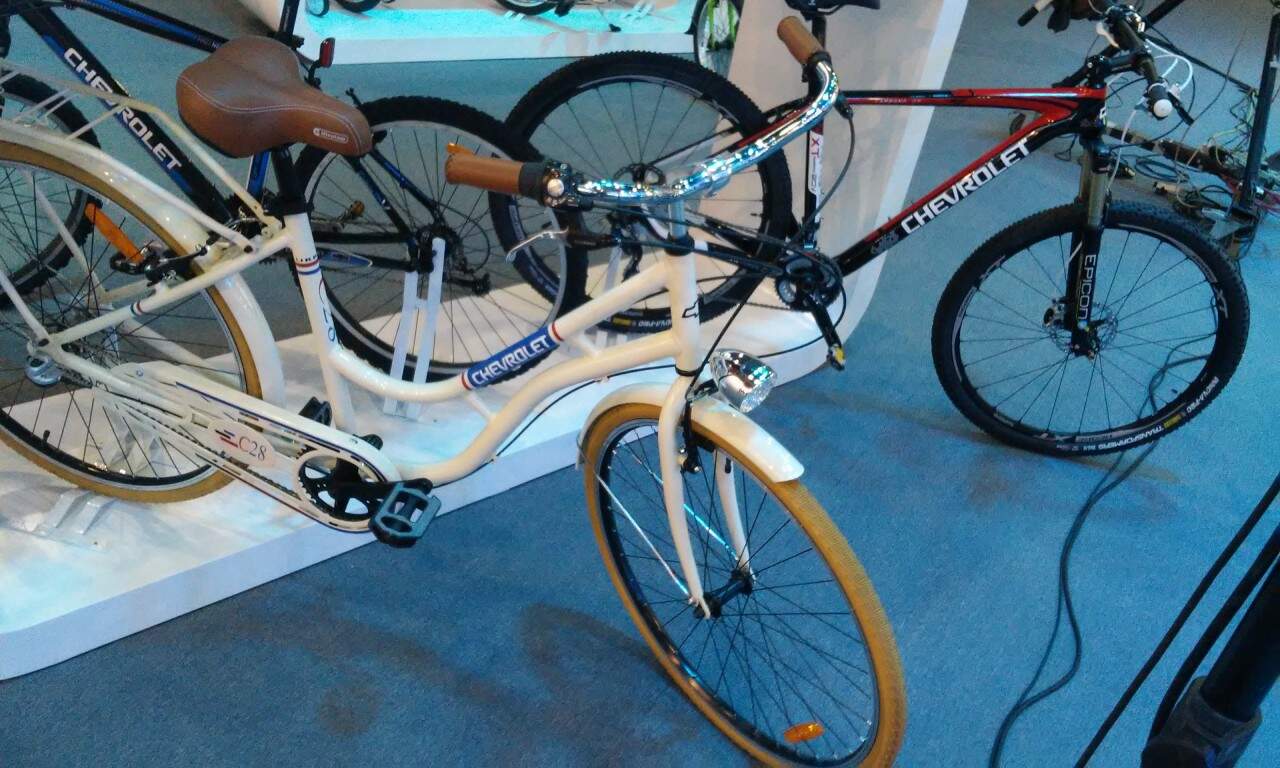 Bicicletas Chevrolet no Salão do Automóvel de Buenos Aires