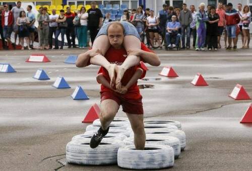 Evento ocorreu na cidade siberiana de Krasnoyarsk. (Foto: Ilya Naymushin/Reuters)