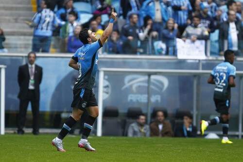 Giuliano comemora ao abrir o placar na Arena (Foto: Lucas Uebel/Grêmio)