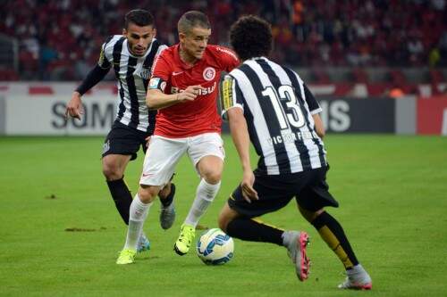 D'Alessandro voltou a atuar pelo Inter após lesão (Foto: Luiz Munhoz/Fatopress/Folhapress)