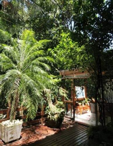 A casa fica num condomínio fechado em São Conrado, Zona Sul do Rio (Foto: Reprodução)  