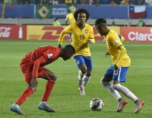 Neymar foi o autor do gol brasileiro na primeira etapa (Foto: AFP PHOTO / NELSON ALMEIDA)