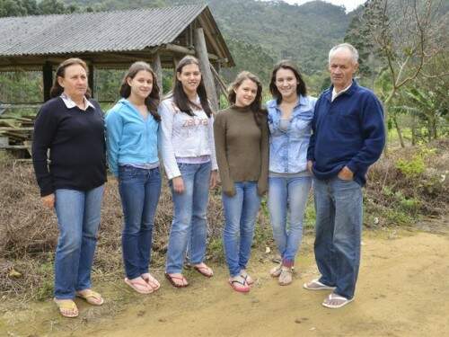 A família Loterio mora no município de Santa Leopoldina, a 51 quilômetros de Vitória (ES).