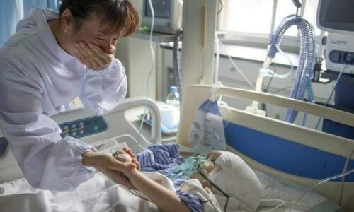 Cirurgia levou 17 horas no hospital de Changsha, na China. (Foto: Reprodução)