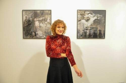 Ananda Kuhn e a mostra "Komplex".  Foto: Livia Stumpf/Especial 