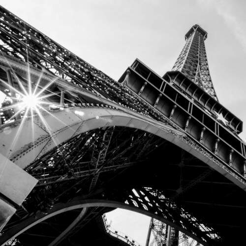 A Tour Eiffel, um dos ícones da paisagem parisiense, pela lente de Nilton Santolin. (Foto: Nilton Santolin/divulgação)