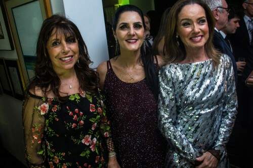 As cunhadas Zuleica Pinto Ribeiro, Carla Vanin e Cora Pinto Ribeiro: bonitas presenças no casamento. Foto: Jackson Ciceri/ O Sul