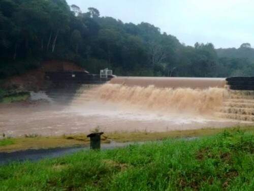 Barragem do Parque de Exposições de Concórdia transbordou.