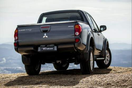Mitsubishi L200 Triton HLS Chrome Edition 2015
