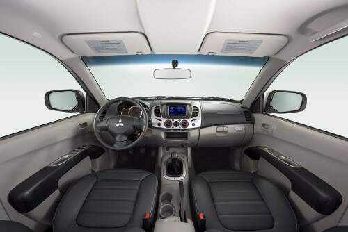 Mitsubishi L200 Triton HLS Chrome Edition 2015