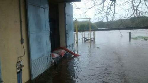 Estação de captação de água foi inundada. (Foto: Divulgação)