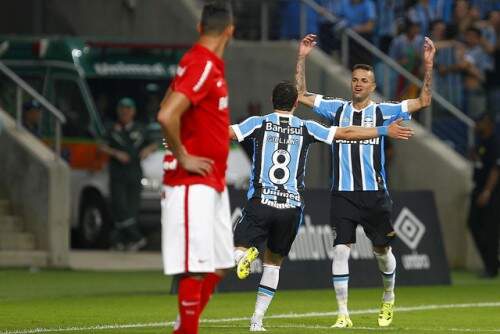 Giuliano e Luan foram os destaques do Grêmio (Foto: Lucas Uebel/Grêmio)