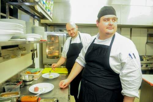 Os irmãos Rodrigo Zambon e Gabriel Zambon, responsáveis pelo qualificado cardápio do restaurante Seasons, prometem surpresa para setembro. (Foto: banco de dados/ O Sul)