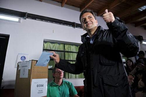 Sergio Massa vota durante eleições primárias em Buenos Aires em 9 de agosto de 2015. (Foto: Reprodução)