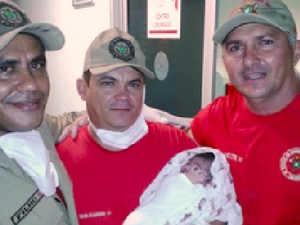 Bombeiros encontraram a gestante já em processo de parto. (Crédito: Reprodução)