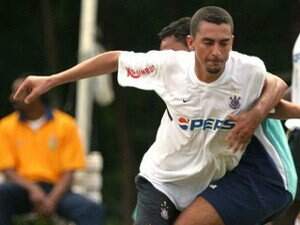 Piá jogou pelo Corinthians em 2004. (Foto: Reprodução)