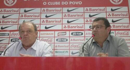 Piffero (E) e Pellegrini (D) concederam entrevista coletiva