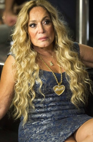 Susana Vieira e seu aplique da novela das 21 horas que vale 6 mil reais. (Foto: Reprodução)