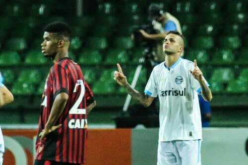 Luan foi o autor do segundo gol do Grêmio. (Foto: Joka Madruga/FuturaPress)