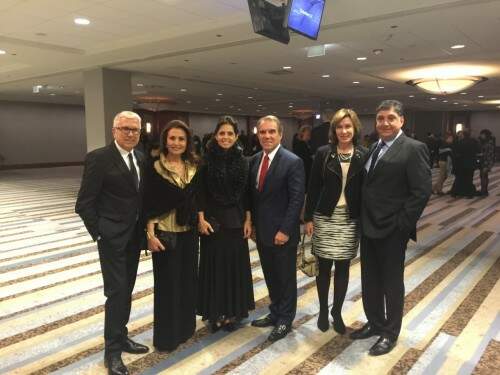 Registro da programação social do 39º Congresso Mundial de Hospitais em Chicago: Waleska e Francisco Santos com os casais Cristina e Francisco Balestrin e Dalva e Yussif Ali Mere. (Foto: divulgação)