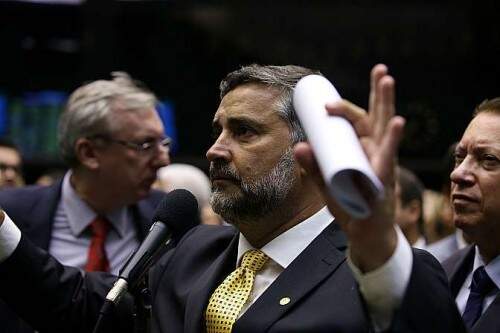 Deputado Paulo Pimenta quer incluir gaúchos na Medida Provisória. Foto Thyago Marcel/Câmara dos Deputados.