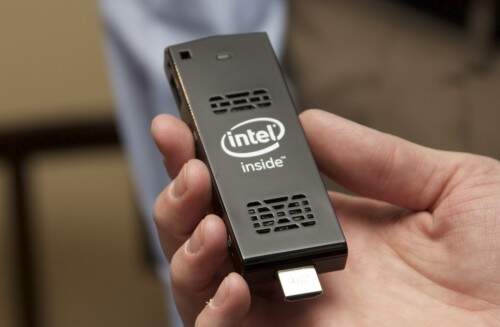 Compute Stick concentra computador em um pendrive. (Foto: Reprodução)
