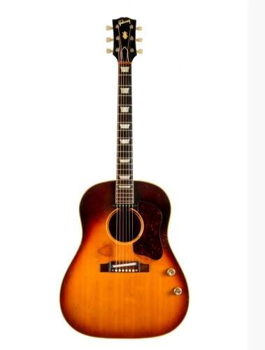 Violão furtado de John Lennon é leiloado por US$ 2,4 milhões. (Foto: Reuters)