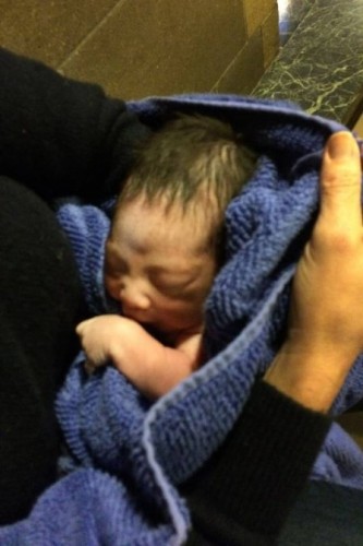 Mãe retornou na manhã seguinte para ver se o filho havia sido encontrado. (Foto: Reprodução)