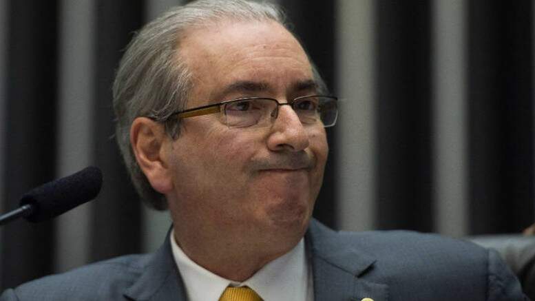 O pedido de investigação foi lido no plenário, procedimento que significa a instalação do processo.  (Foto: Reprodução)