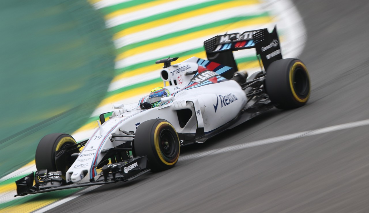 Brasileiro Felipe Massa acabou excluído da prova por irregularidades no pneu traseiro da sua Williams. (Foto: Beto Issa/Folhapress)