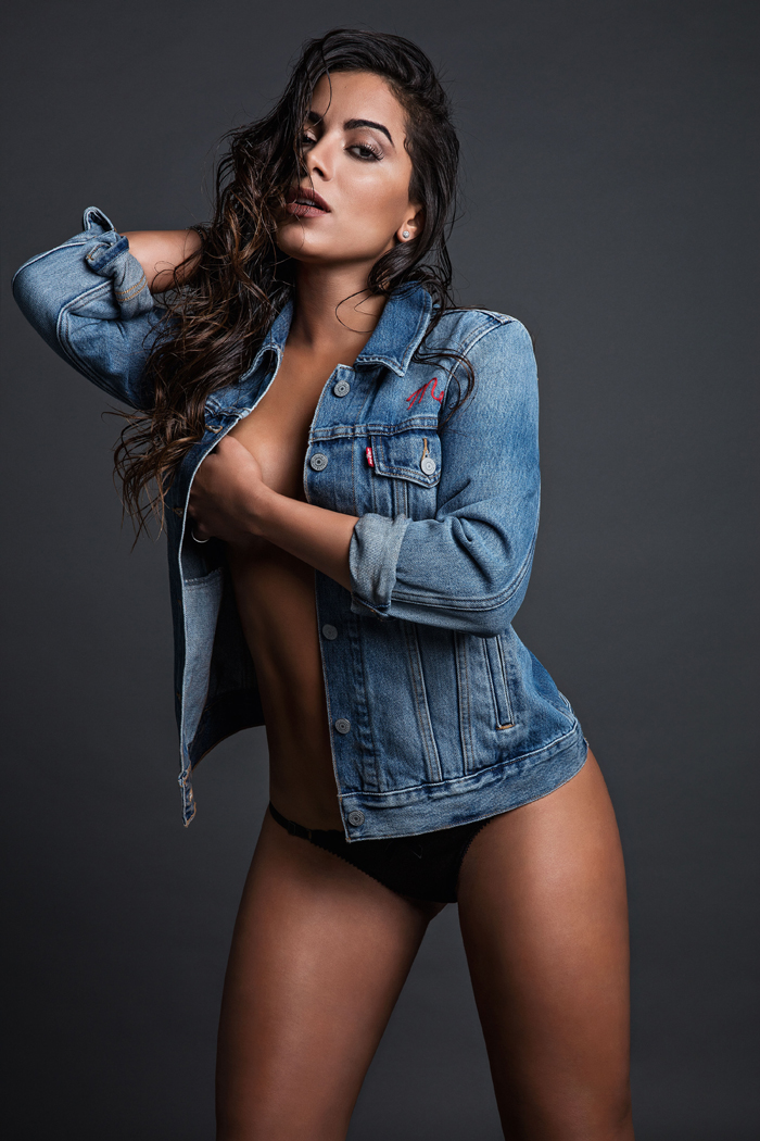 A morena elege os olhos como a parte do corpo que mais acha sexy. 