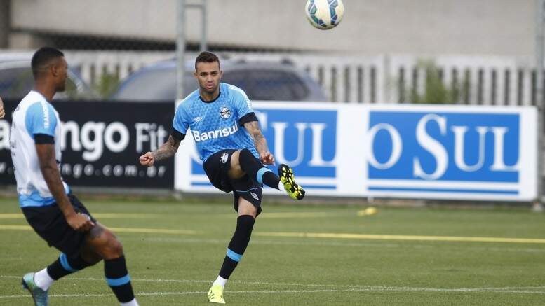 Luan levou a Bola de Prata como melhor atacante ao lado de Lucas Pratto, do Atlético-MG. (Foto: Lucas Uebel/Grêmio)