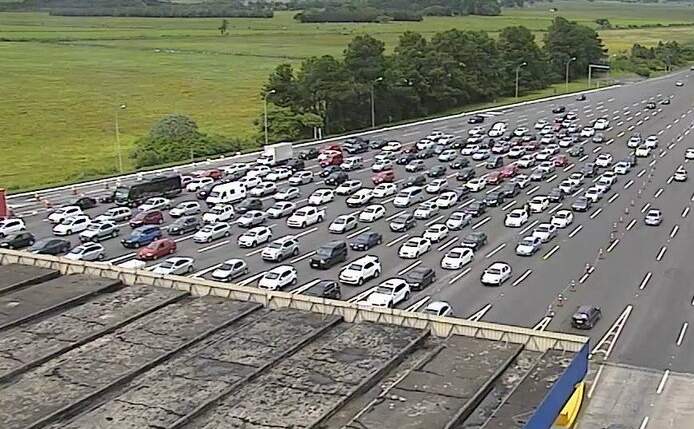 Fluxo intenso no pedágio de Santo Antônio da Patrulha: 45 veículos passam por minuto. (Foto: Concepa/Reprodução)