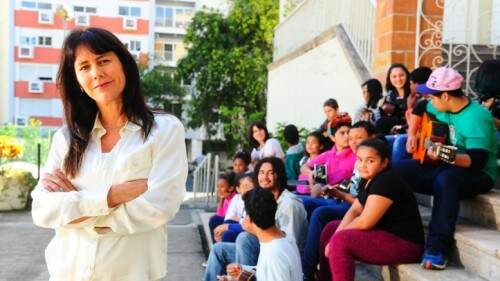 Maria Teresa Campos organiza o evento de final de ano da entidade Sol Maior. (Foto: Andréa Graiz/divulgação)