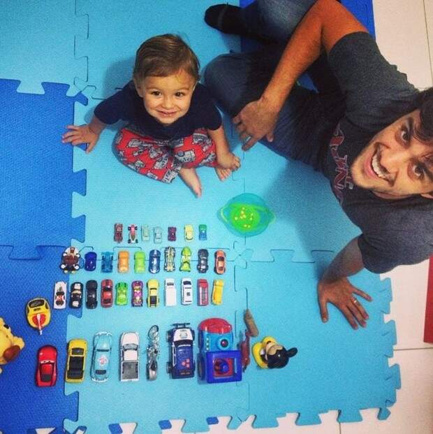 Felipe Simas com o filho, Joaquim. (Foto: Reprodução)