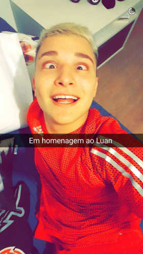 MC Gui brinca com Luan Santana. (Foto:  Reprodução)