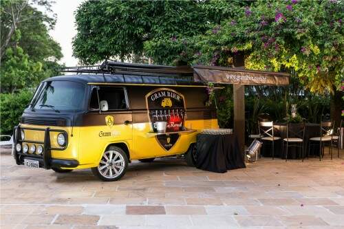 Boas opções: os convidados puderam desfrutar do beer truck da Gram Bier. (Foto: Rodrigo e Cassiana Fotografia & Arte/Divulgação)