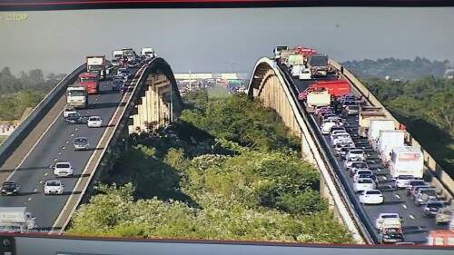 Trânsito congestionado na região (Foto: PRF/Divulgação)