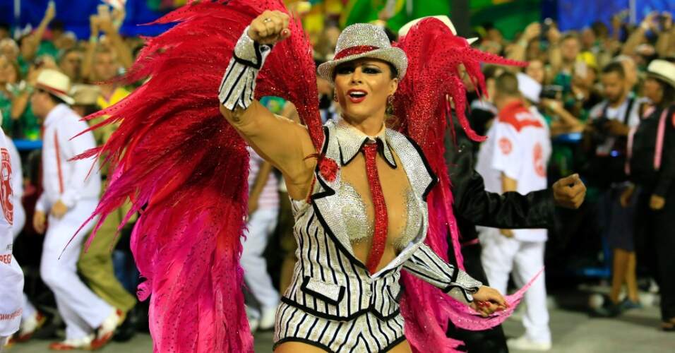 Viviane Araújo, rainha de bateria, interpreta malando Max Overseas. (foto: reprodução)