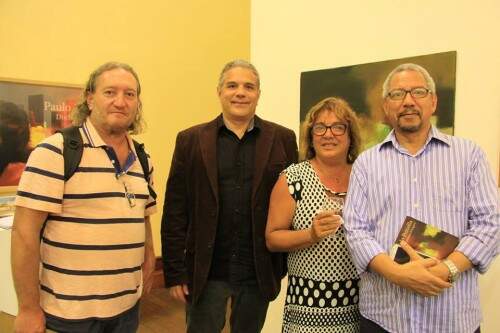 Suzana Dolce entre o colecionador Paulo Dallacorte, Luiz Henrique Fuhro e o marchand Renato Rosa. (Foto: divulgação)